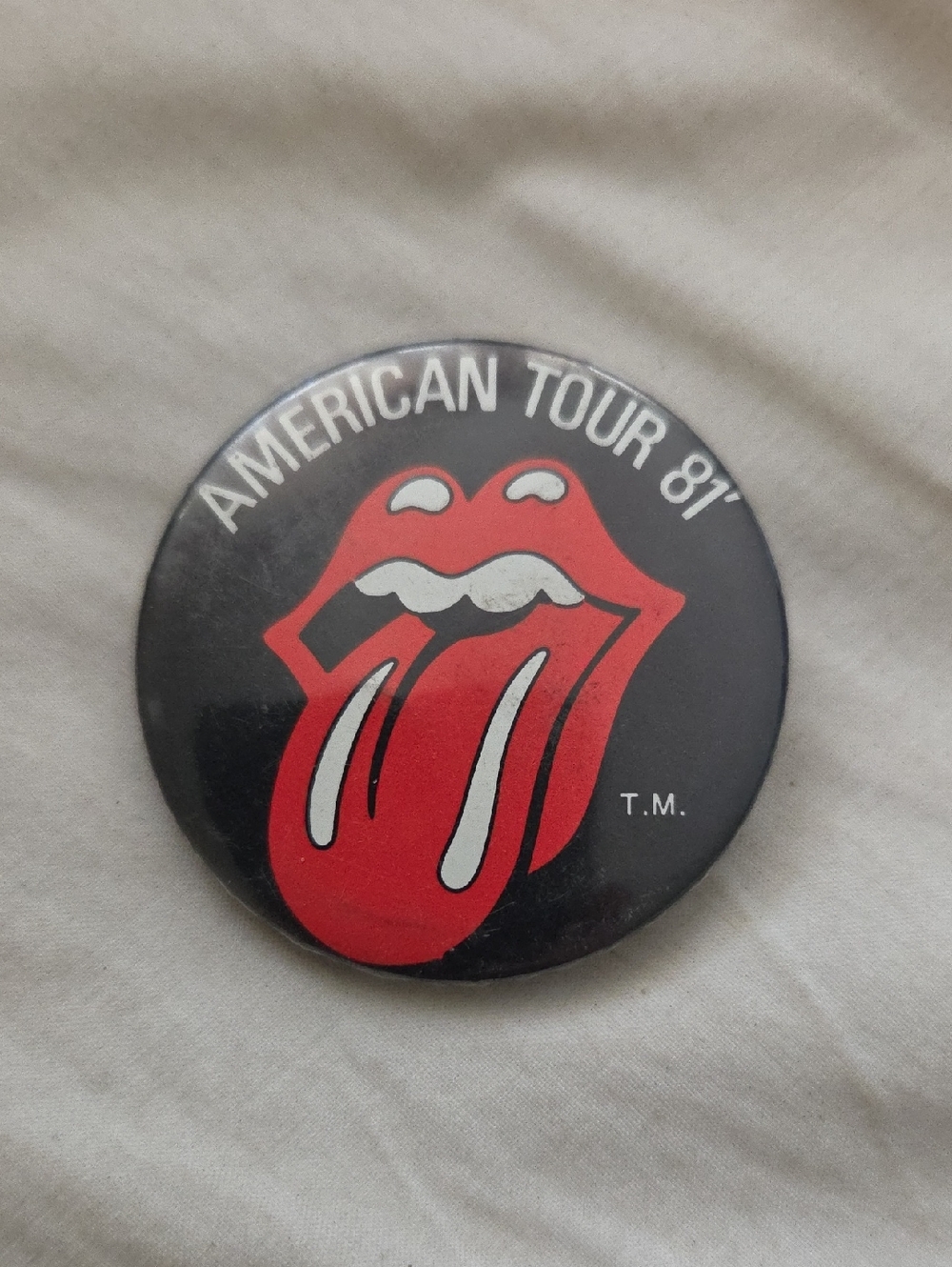 Vintage The Rolling Stones "American Tour '81" Tongue Button - Red & Black